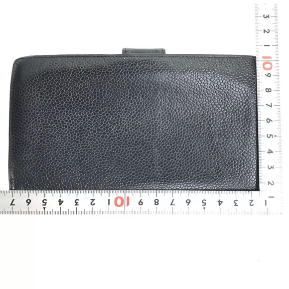 AUTH CHANEL Caviar Skin two-fold wallet black GUC - Picture 2 of 11